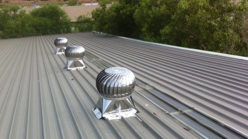 Cách lắp đặt hệ thống thông gió cho nhà mái tôn