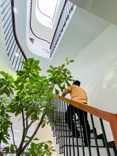 chọn khung giếng trời đẹp