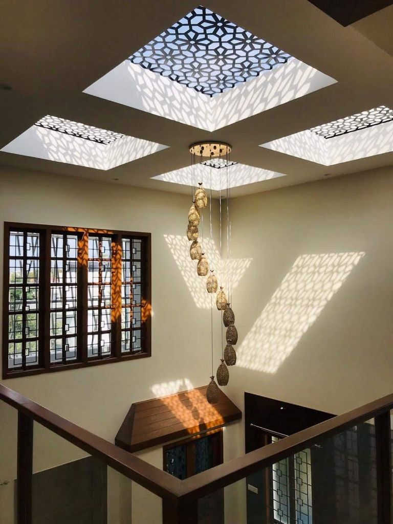khung sắt bảo vệ giếng trời