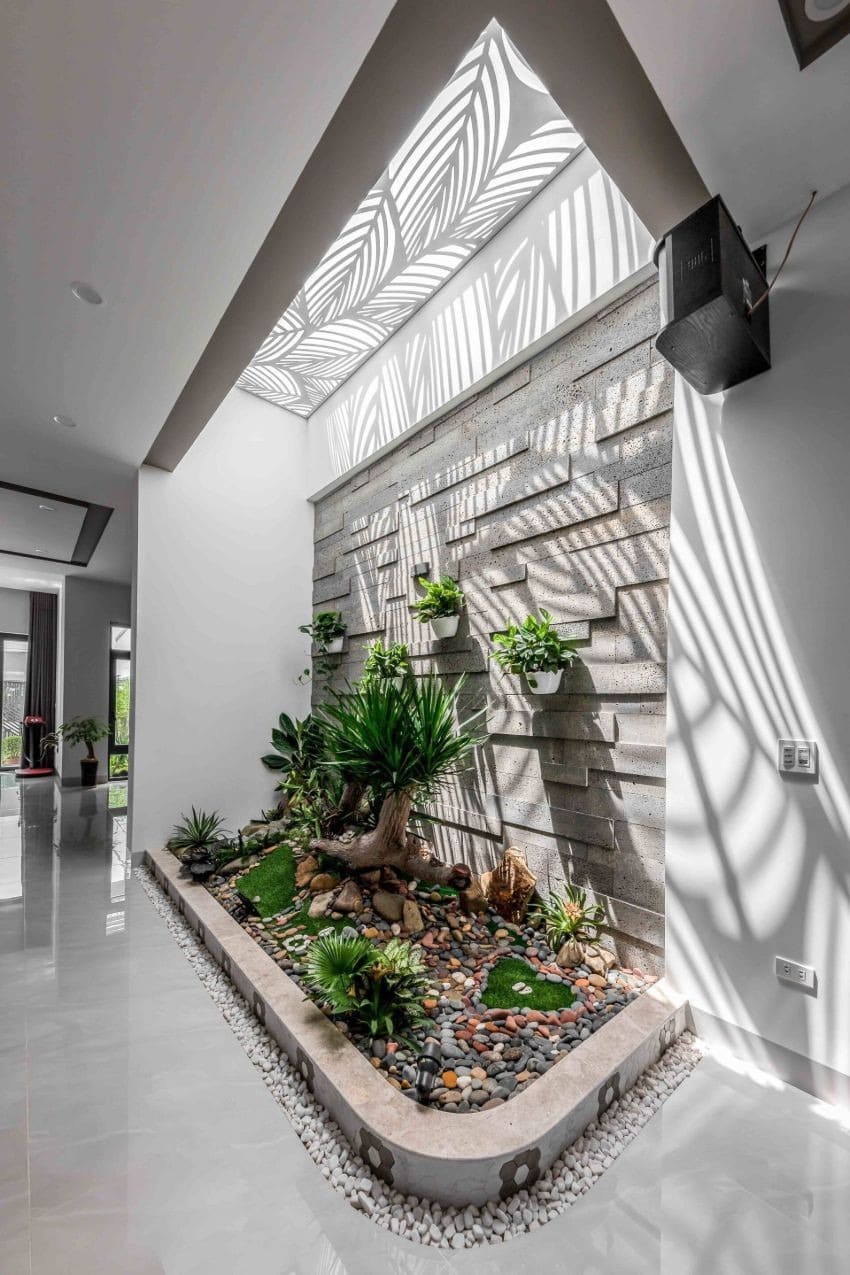 ốp giếng trời